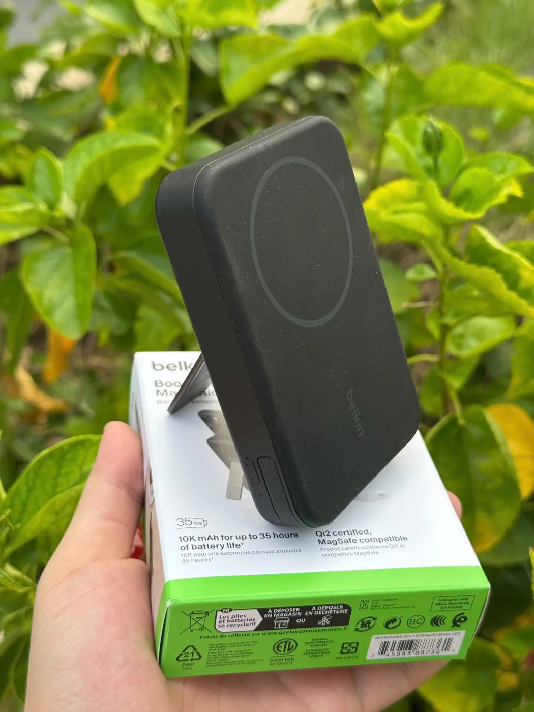 Pin sạc dự phòng không dây Qi2 Belkin BoostCharge Pro Magnetic 10.000mAh BPD009 - Sạc nhanh 15W chuẩn MagSafe, cáp USB-C liền thân, chân đế gập